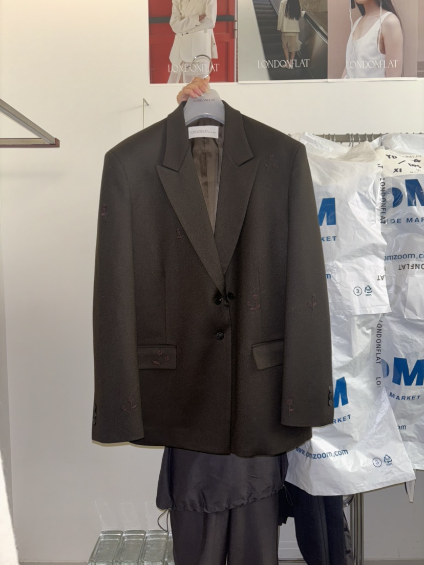 LONDON FLAT東大門㊣代購女裝新品25秋夏休閑人氣夾克刺繡LONDON FLAT夾克圖色2