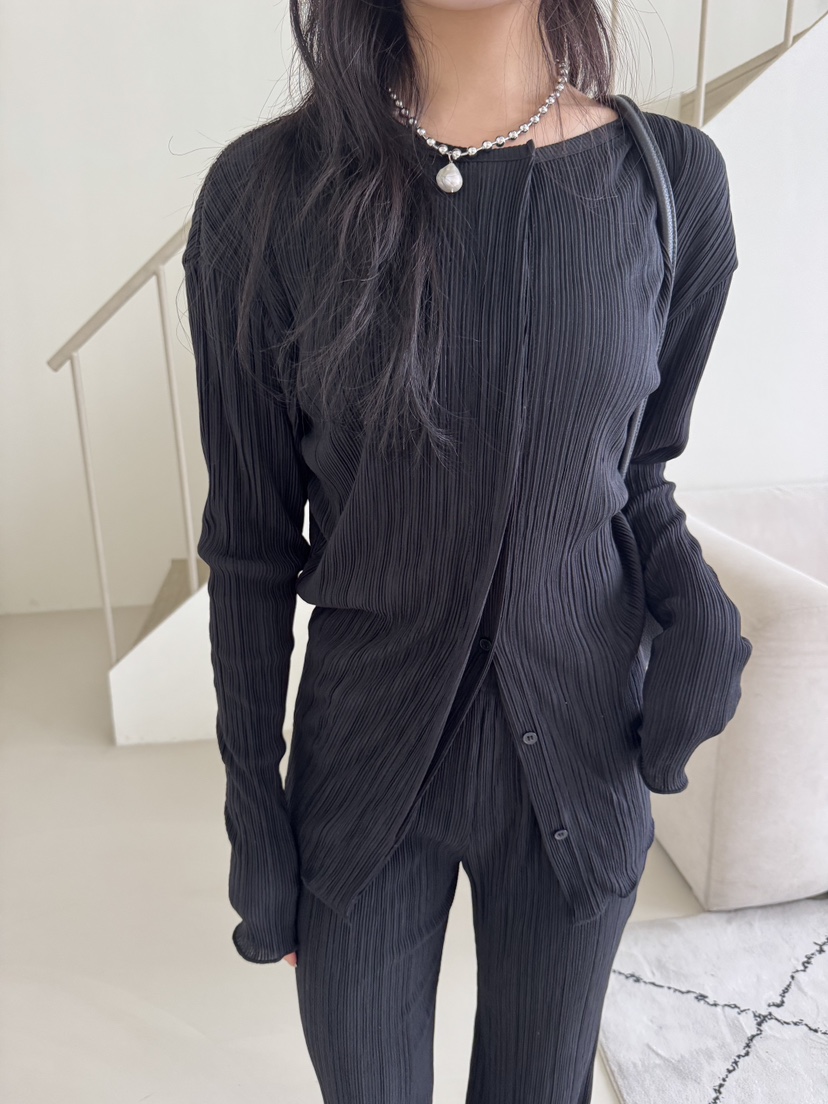 RIAH東大門㊣實拍女士新款25秋夏人氣時尚套裝兩件套柔軟褶皺RIAH套裝