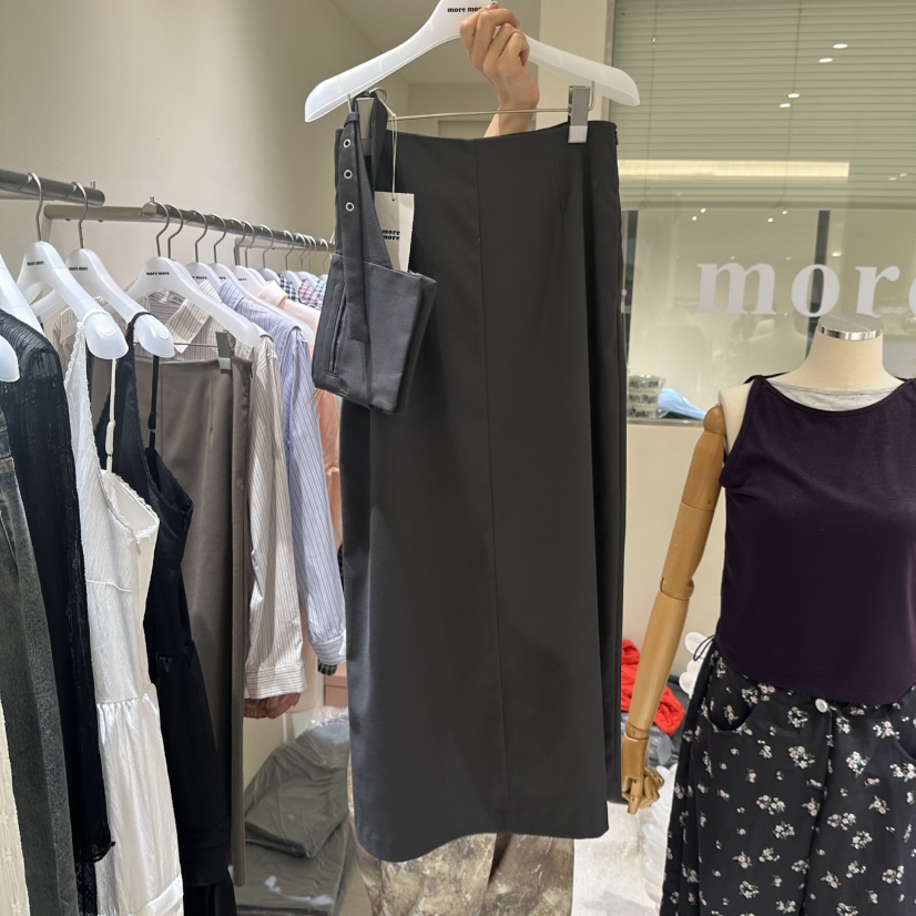 MOREMORE韓國代購㊣女裝新品時尚推薦人氣熱賣真品長裙含腰帶more more長裙圖色2