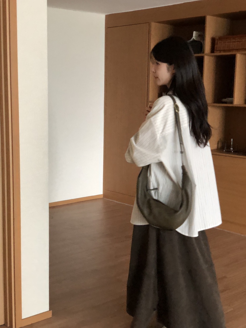 THE EYL東大門㊣實拍女士新品時尚職業25秋冬真品襯衫蕾絲衫THE EYL襯衫/蕾絲衫