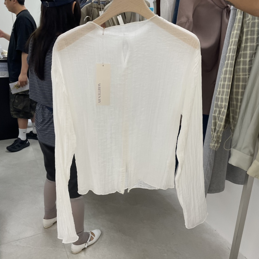 WRITTEN BY東大門㊣代購女裝新品時尚熱賣人氣襯衫蕾絲衫褶皺WRITTEN BY襯衫/蕾絲衫