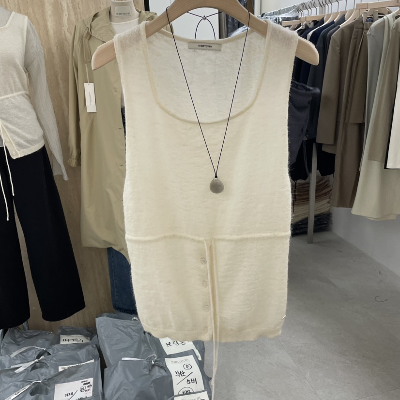 WRITTEN BY韓國直郵㊣女士新品推薦熱賣職業吊帶背心不含飾品WRITTEN BY吊帶/背心圖色1