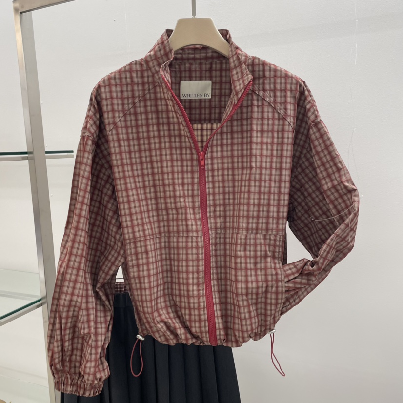 WRITTEN BY東大門㊣實拍女裝新品時尚人氣休閑職業推薦夾克WRITTEN BY夾克圖色1