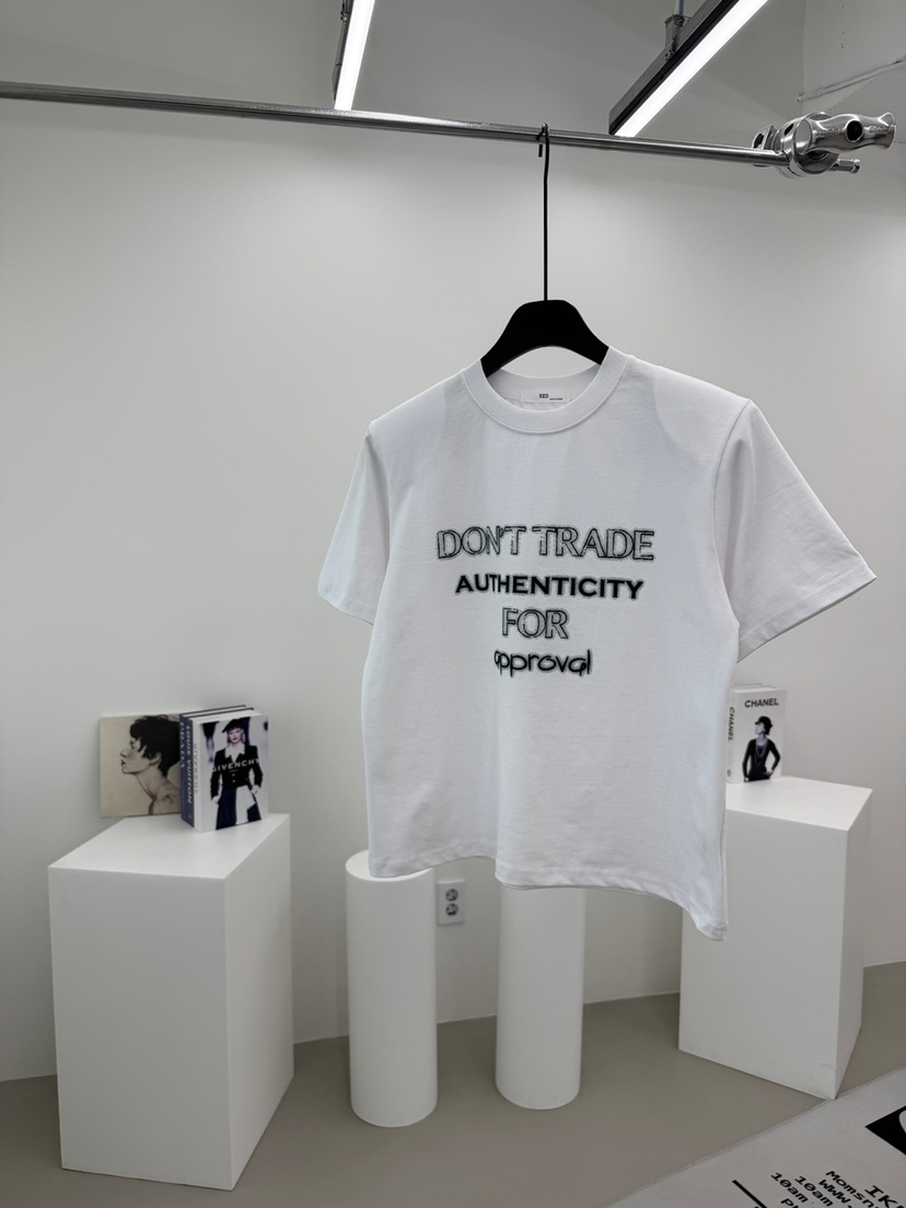 RED-A東大門㊣代購女裝新品人氣熱賣25秋冬職業真品時尚T恤RED-AT恤圖色1