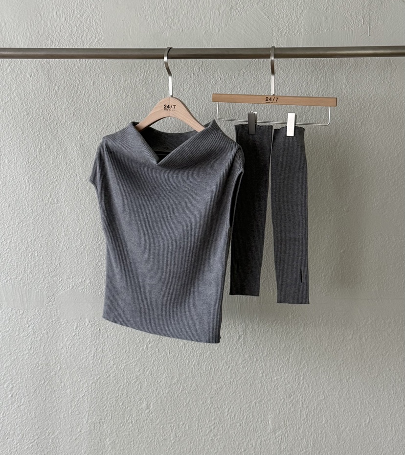 TWENTY FOUR SEVEN24-7東大門㊣代購女裝新品真品熱賣套裝TEWNTY FOUR SEVEN24-7套裝圖色2