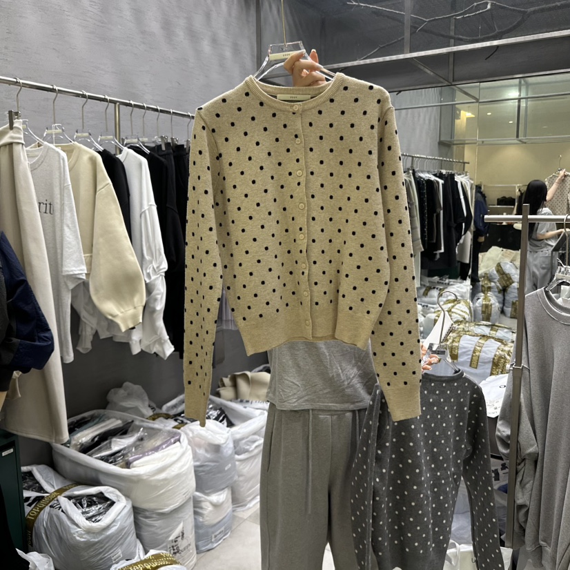 UOOV韓國直郵㊣女裝新品熱賣時尚真品推薦休閑職業25秋冬針織衫UOOV針織衫圖色1