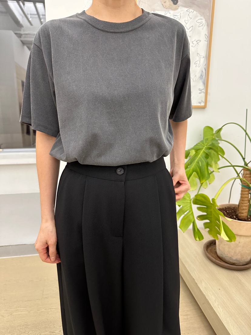 BUT東大門㊣實拍女裝新款推薦人氣職業25秋冬真品熱賣時尚T恤buttonT恤