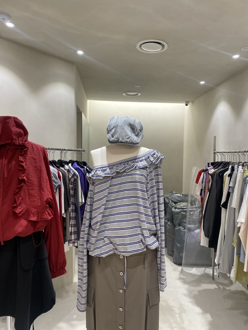 LUMEN-P東大門㊣代購女士新款真品人氣時尚休閑長袖T恤露肩LUMEN-P長袖T恤圖色2