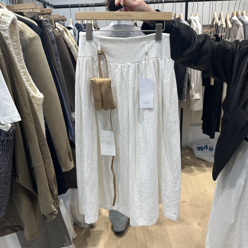 OVERTAKE東大門㊣直郵女裝新款休閑半身裙中短裙不含包刺繡長款OVERTAKE半身裙/中短裙圖色1