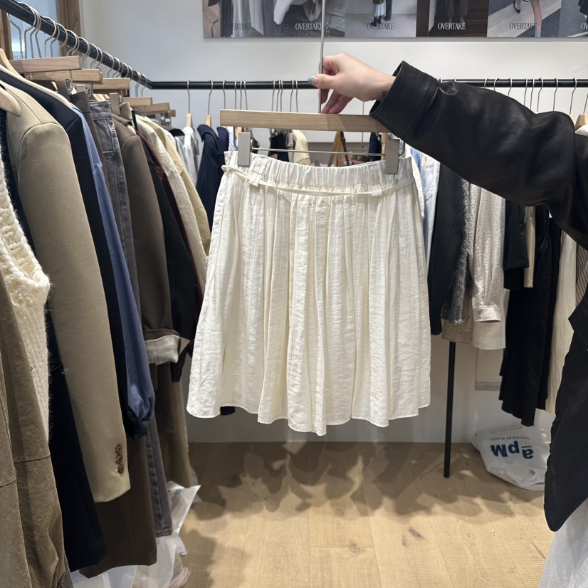OVERTAKE東大門㊣直郵女裝新品職業時尚休閑熱賣短褲含腰繩OVERTAKE短褲