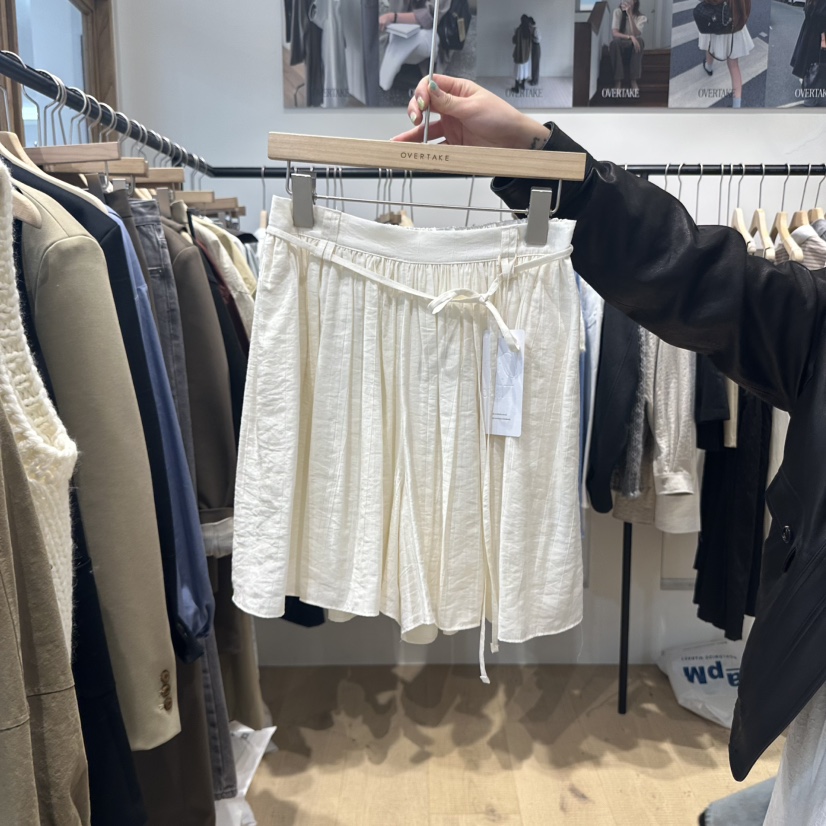 OVERTAKE東大門㊣直郵女裝新品職業時尚休閑熱賣短褲含腰繩OVERTAKE短褲圖色1
