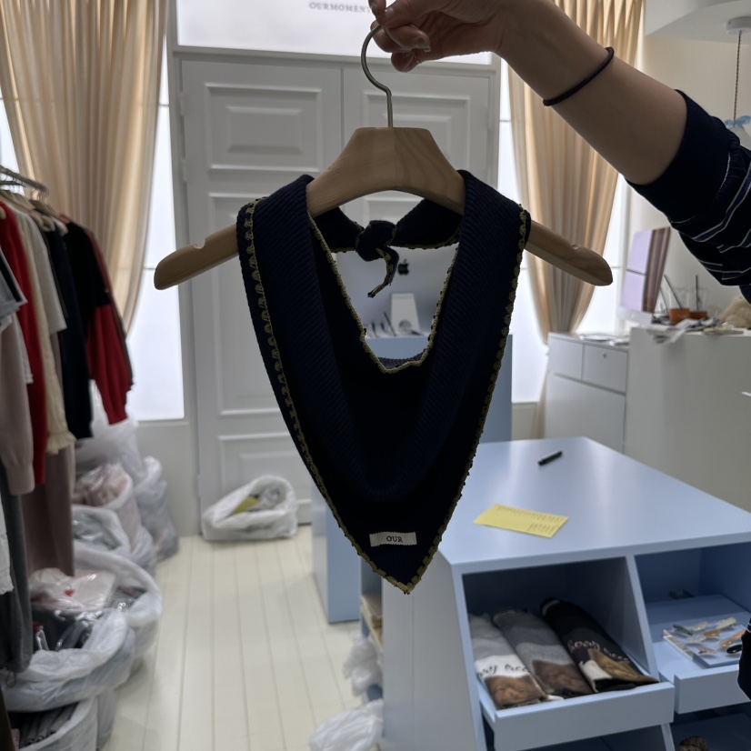 OURMOMENT東大門㊣代購女裝新款推薦時尚真品熱賣人氣圍巾披肩OURMOMENT圍巾/披肩圖色1