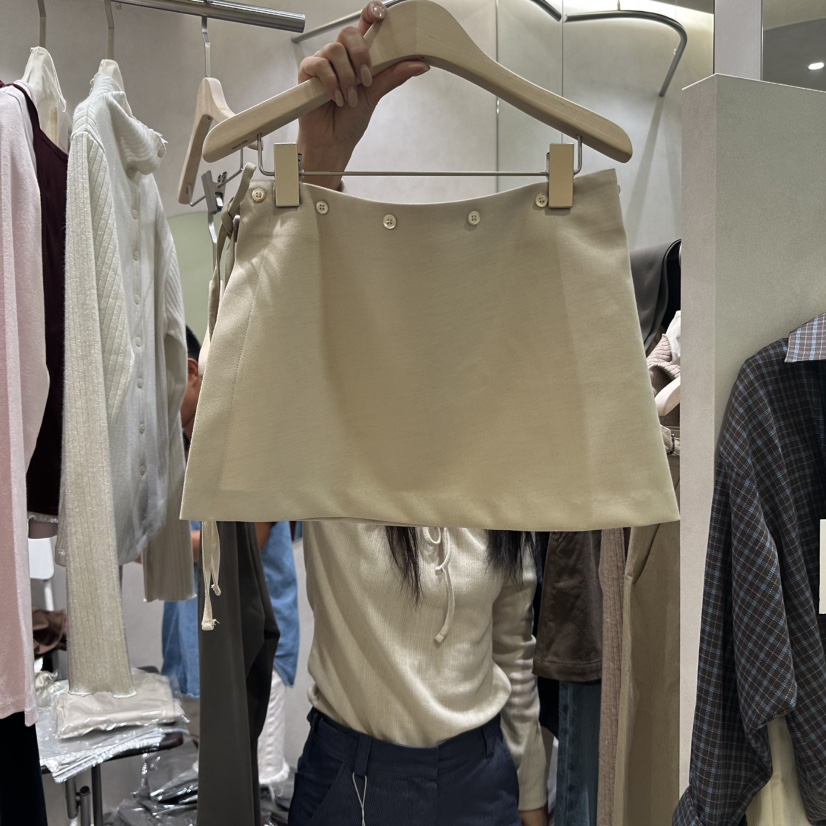 WHO IS SHE東大門㊣實拍女士新品25秋冬熱賣時尚推薦短裙WHO IS SHE短裙