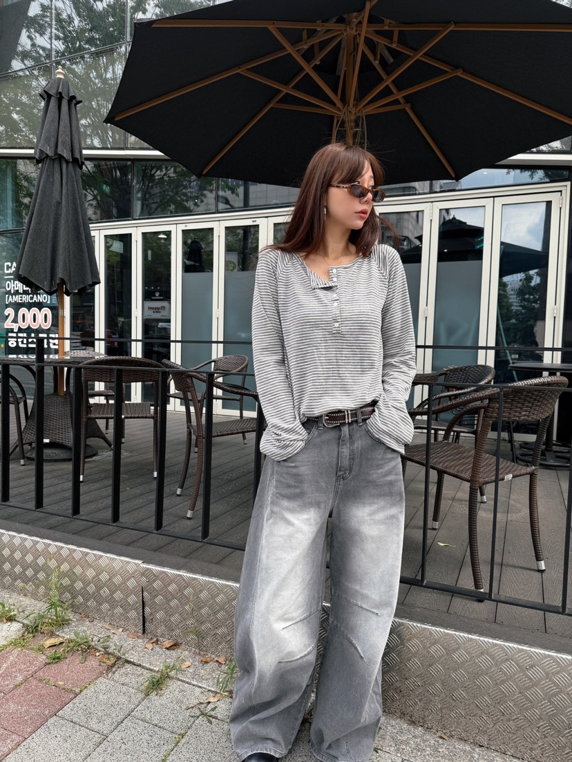 LUMIPLE韓國代購㊣女裝新款時尚熱賣職業人氣長袖T恤露肩紐扣LUMIPLE長袖T恤