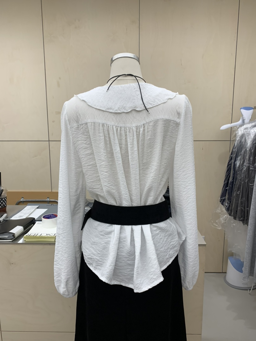 ESCHER東大門㊣代購女裝新款時尚25秋冬襯衫蕾絲衫不含腰帶ESCHER襯衫/蕾絲衫