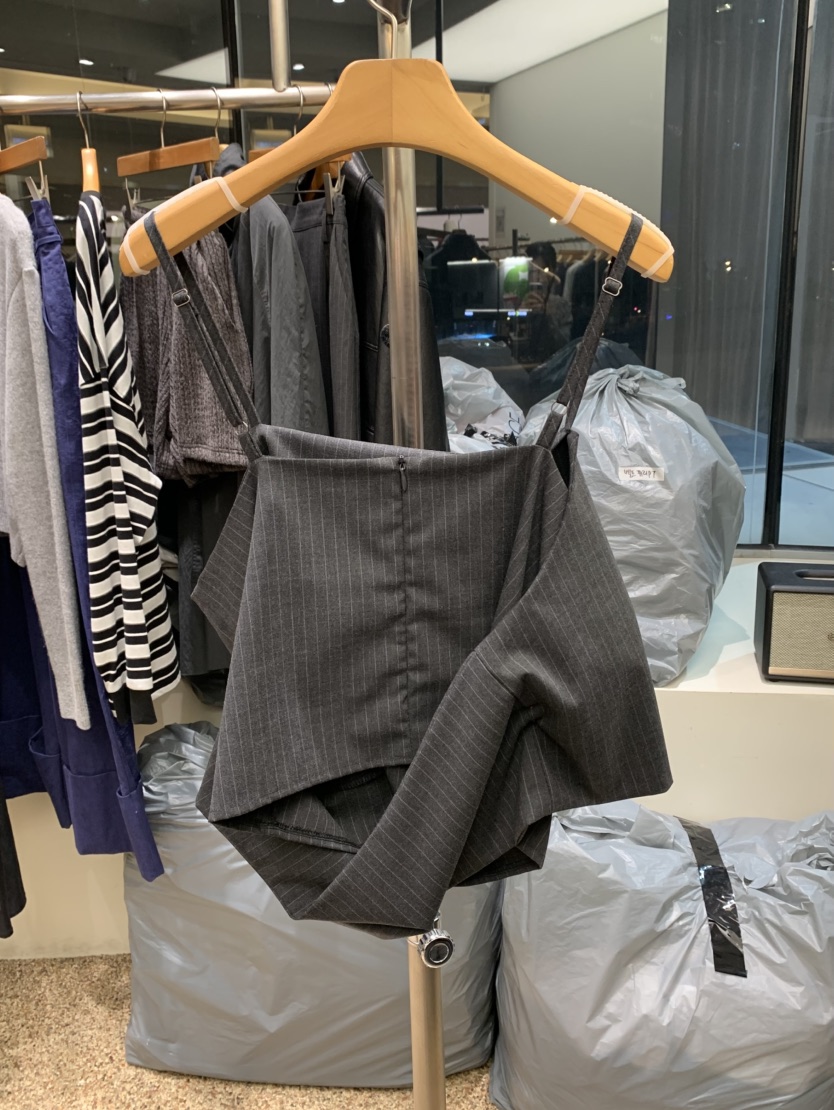 VAARA韓國直郵㊣女裝新品時尚職業熱賣真品25秋冬休閑吊帶背心VAARA吊帶/背心
