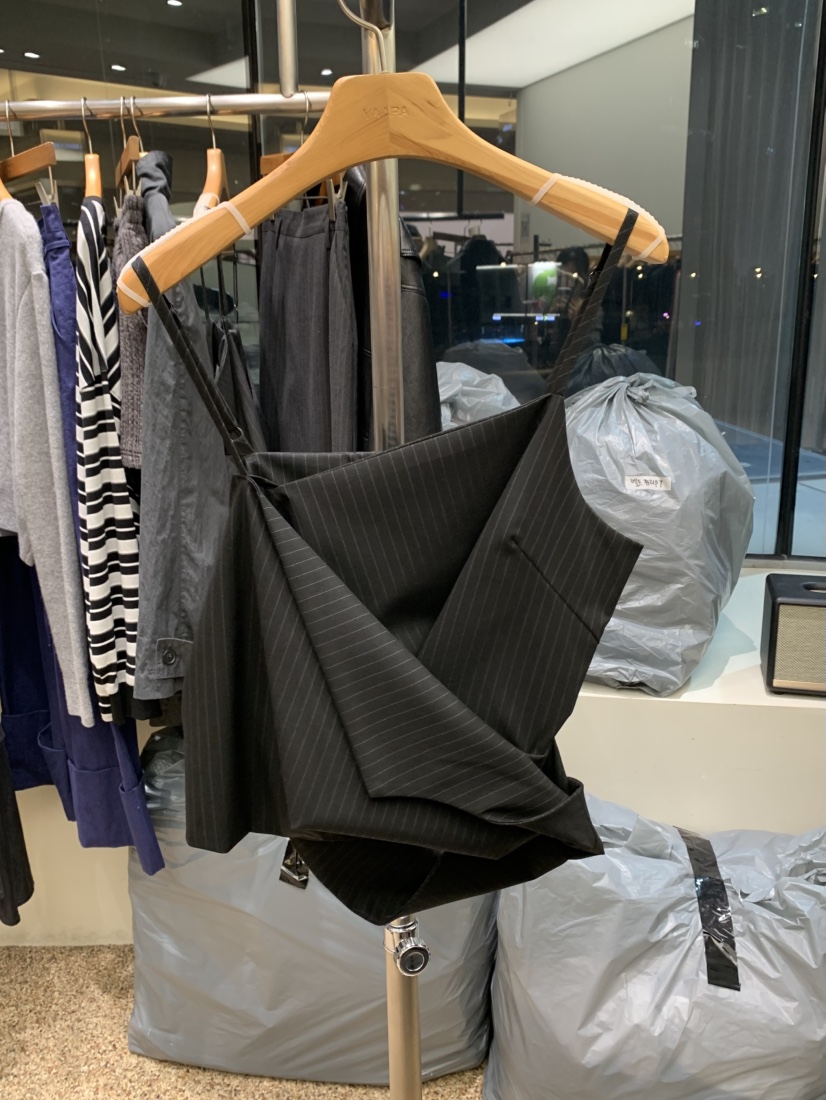 VAARA韓國直郵㊣女裝新品時尚職業熱賣真品25秋冬休閑吊帶背心VAARA吊帶/背心圖色2