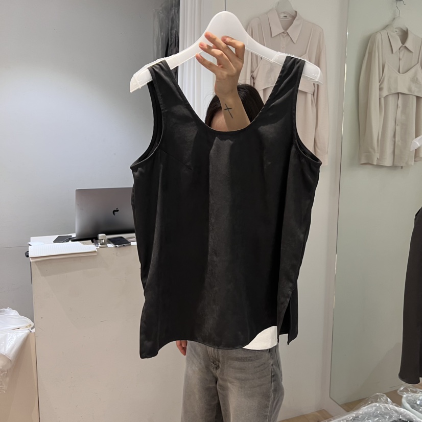 AUBE東大門㊣代購女裝新品人氣職業推薦吊帶背心兩面穿絨面革AUBE吊帶/背心圖色2