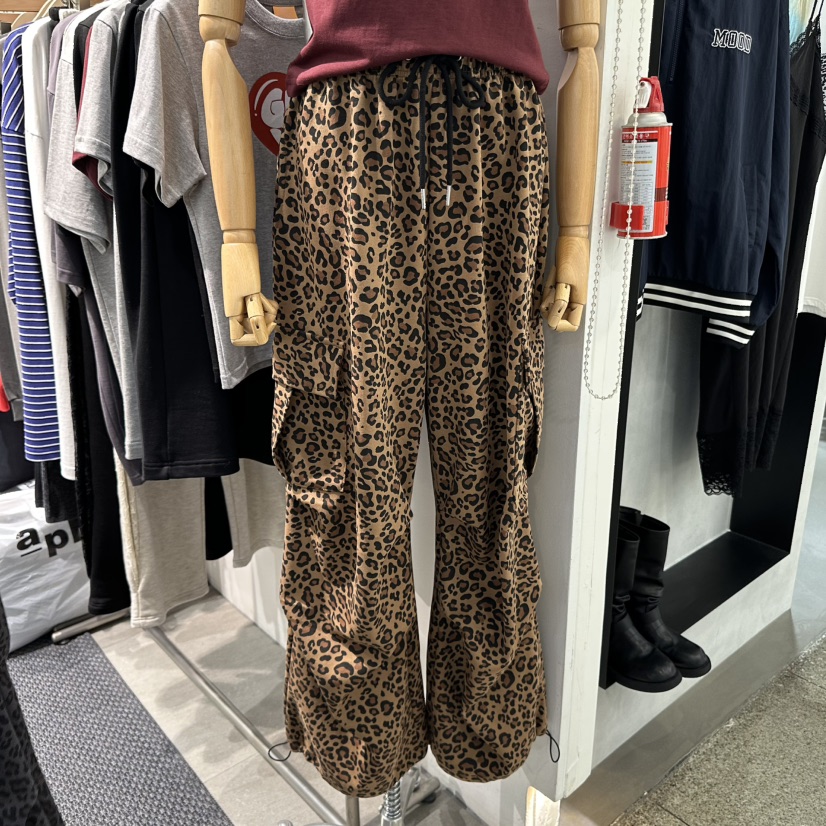 THE LOT東大門㊣實拍女士新品25秋冬人氣時尚休閑褲口袋豹紋THE LOT/	LOT休閑褲圖色1