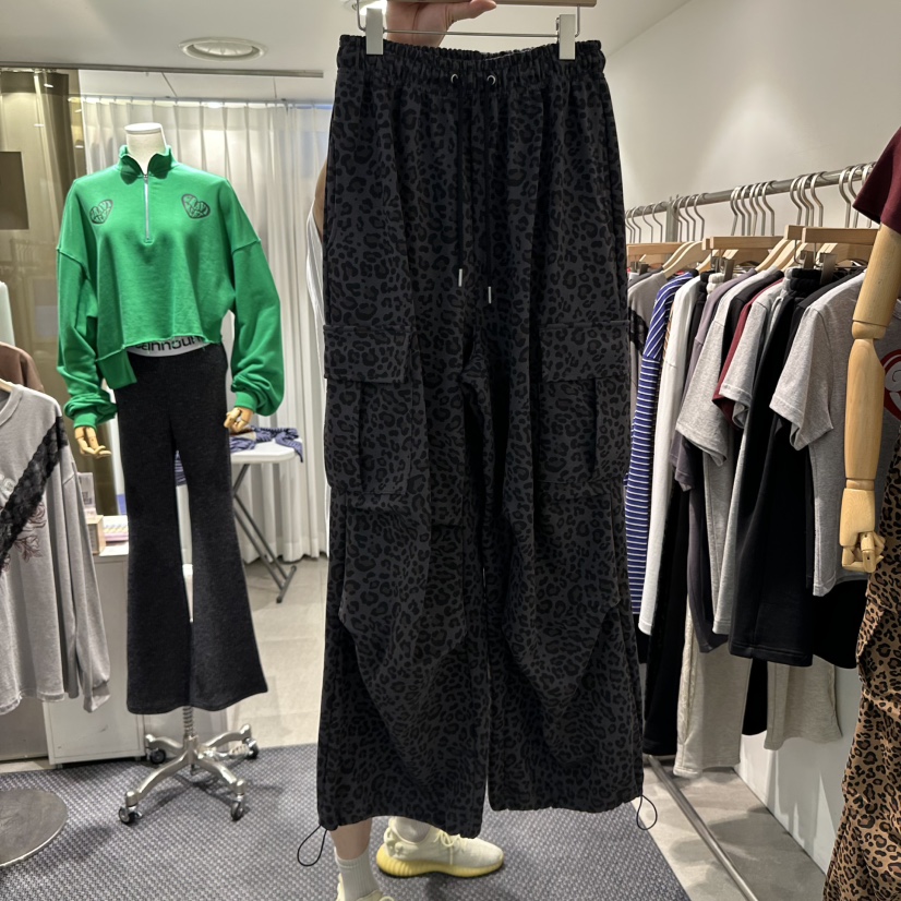 THE LOT東大門㊣實拍女士新品25秋冬人氣時尚休閑褲口袋豹紋THE LOT/	LOT休閑褲圖色2