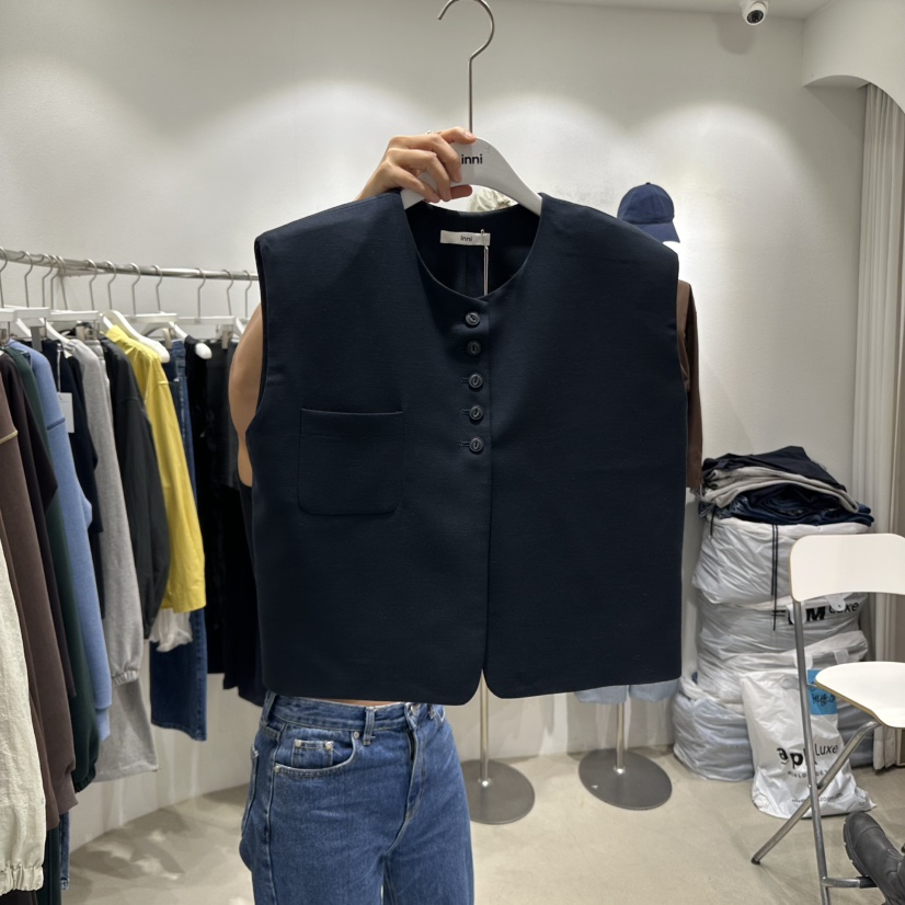 INNI東大門㊣直郵女裝新品人氣時尚熱賣休閑推薦真品25秋冬馬甲inni馬甲圖色2