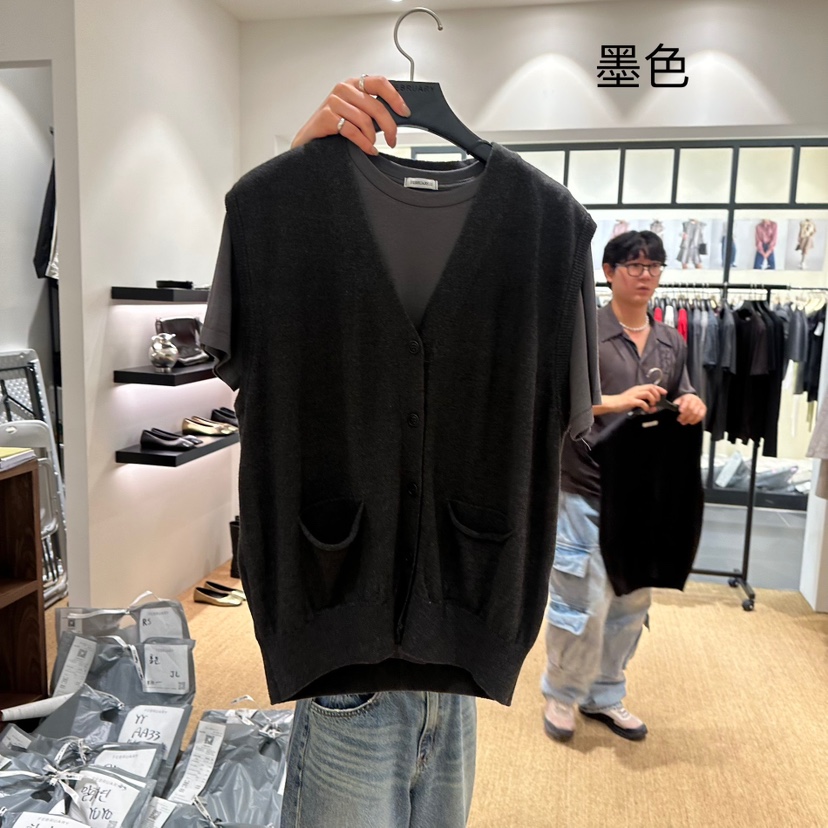 FEBRUARY 11韓國直郵㊣女裝新品真品馬甲不含內搭紐扣背心FEBRUARY 11馬甲圖色2