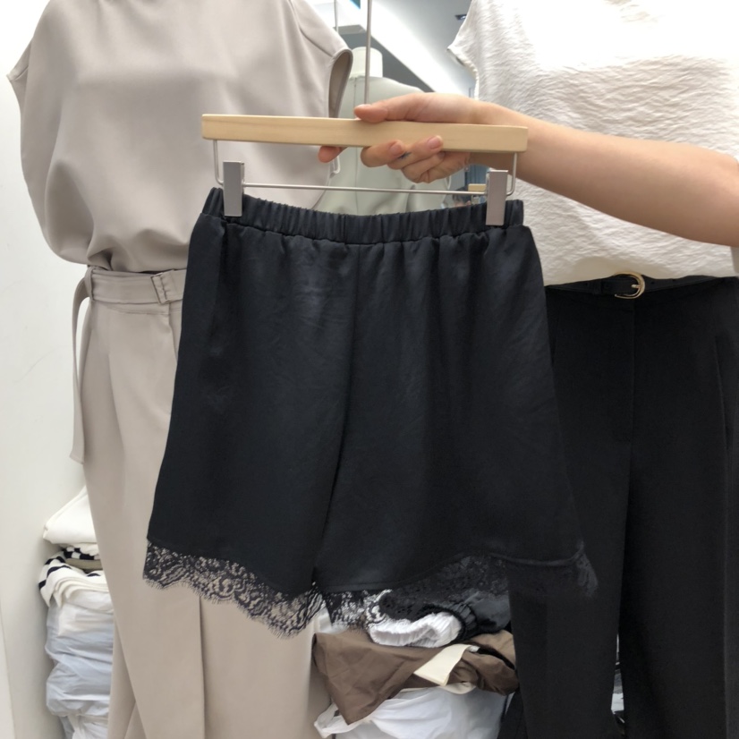 MOI-A東大門㊣代購女裝新品人氣真品推薦熱賣時尚短褲蕾絲MOI-A短褲圖色2