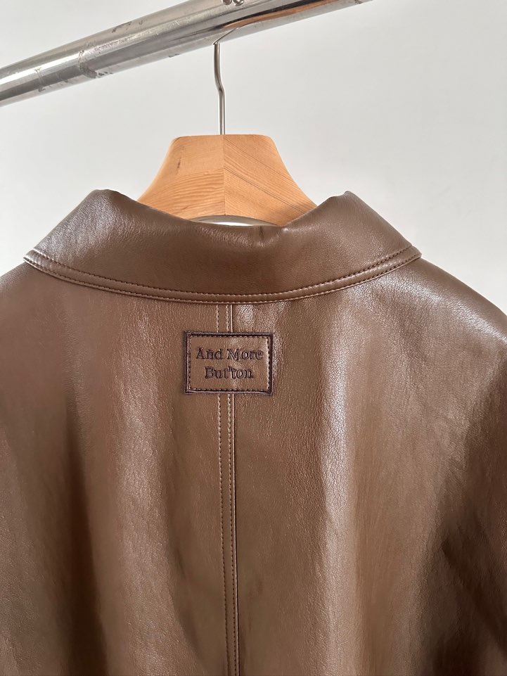 BOUTIQUE SEOUL-P東大門㊣直郵女士新品時尚推薦熱賣皮衣ANDMORE BUTTON皮衣