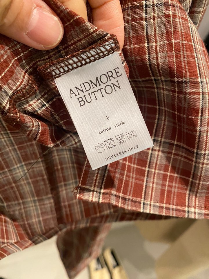 BOUTIQUE SEOUL-P韓國直郵㊣女士新款休閑襯衫蕾絲衫刺繡格紋ANDMORE BUTTON襯衫/蕾絲衫