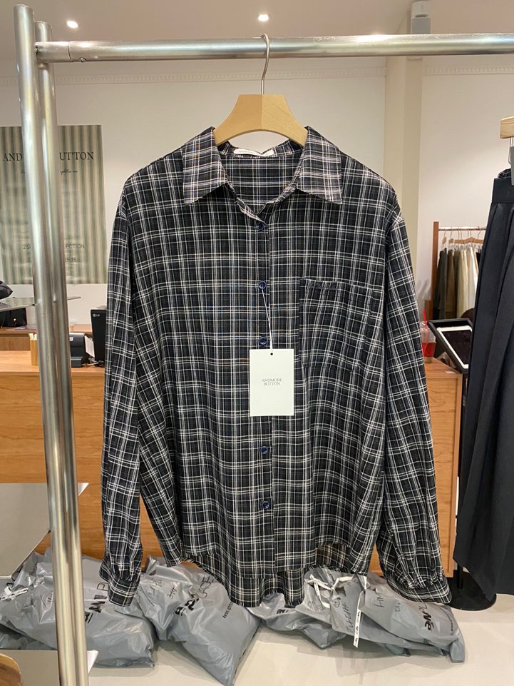 BOUTIQUE SEOUL-P韓國直郵㊣女士新款休閑襯衫蕾絲衫刺繡格紋ANDMORE BUTTON襯衫/蕾絲衫圖色2