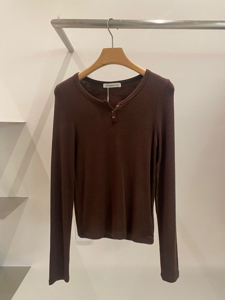 BOUTIQUE SEOUL-P韓國直郵㊣女士新款25秋冬時尚推薦長袖T恤ANDMORE BUTTON長袖T恤圖色2