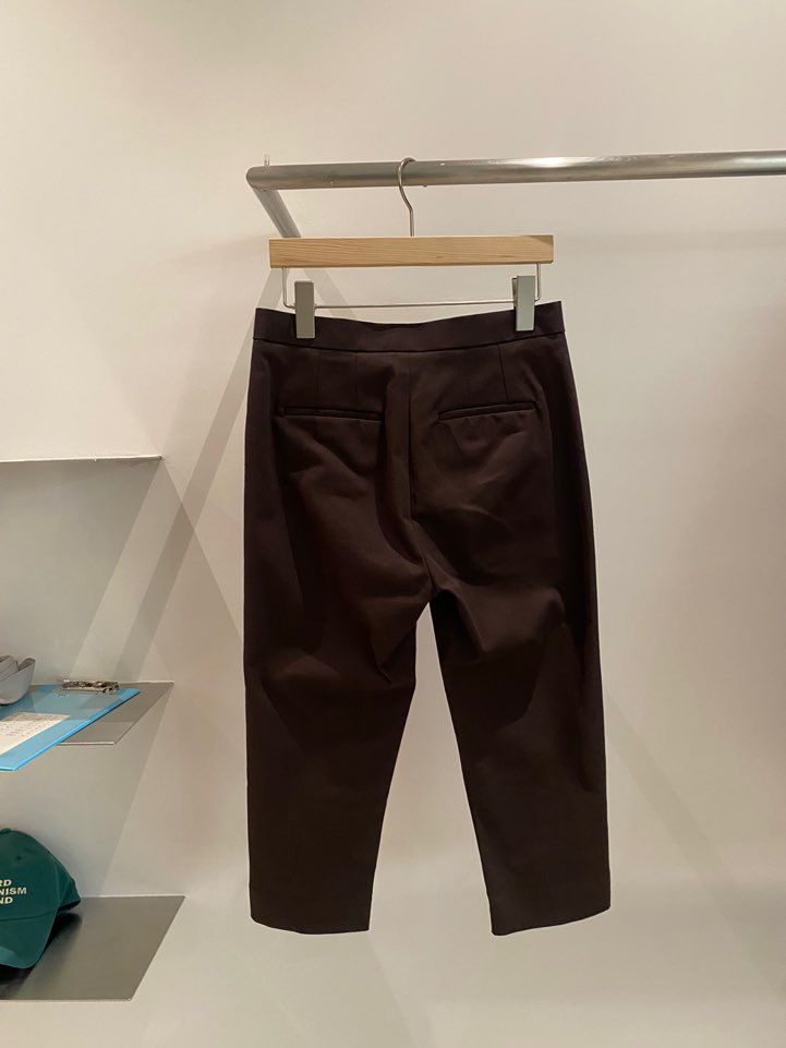 BOUTIQUE SEOUL-P東大門㊣代購女裝新品推薦打底褲鯊魚褲ANDMORE BUTTON打底褲/鯊魚褲