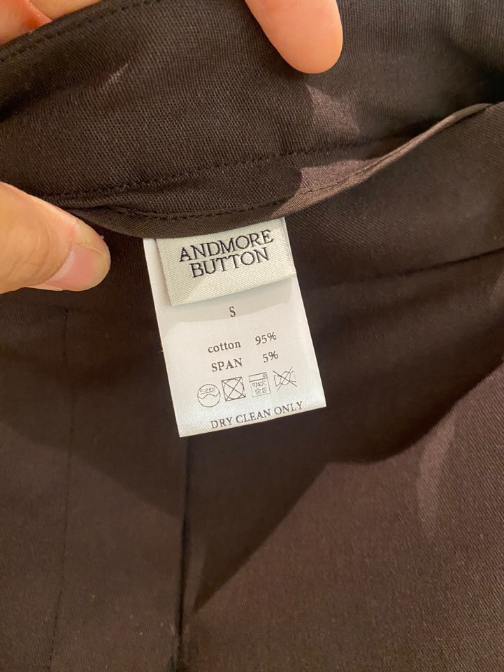 BOUTIQUE SEOUL-P東大門㊣代購女裝新品推薦打底褲鯊魚褲ANDMORE BUTTON打底褲/鯊魚褲