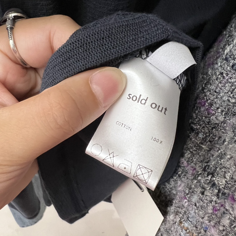 SOLD OUT韓國直郵㊣女裝新品人氣熱賣時尚推薦職業長袖T恤SOLD OUT長袖T恤