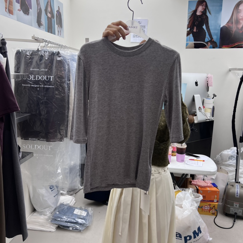 SOLD OUT韓國直郵㊣女裝新品25秋冬推薦時尚休閑職業人氣T恤SOLD OUTT恤圖色1