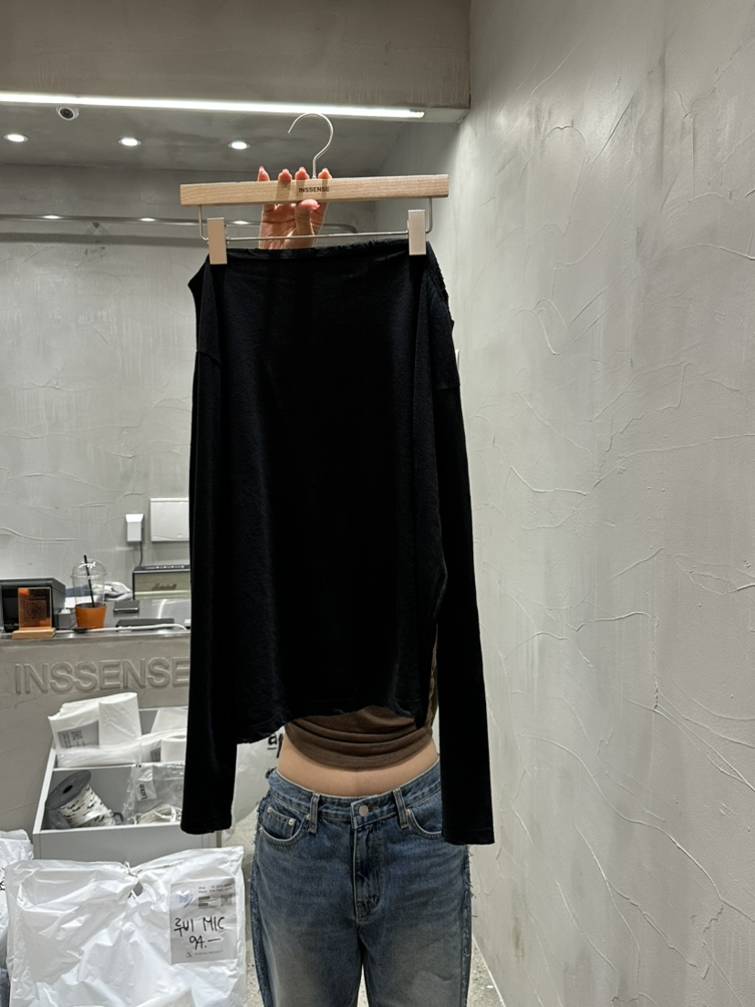 INSSENSE-A東大門㊣實拍女士新款職業25秋冬人氣長袖T恤露肩INSSENSE-A長袖T恤圖色2