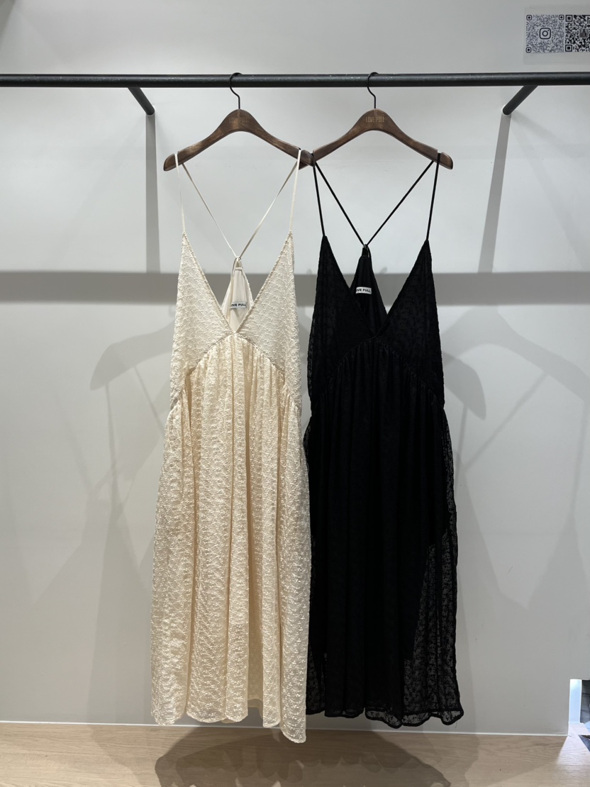 LOVE PULL韓國直郵㊣女士新品人氣25秋冬連衣裙不含內搭刺繡LOVE PULL連衣裙