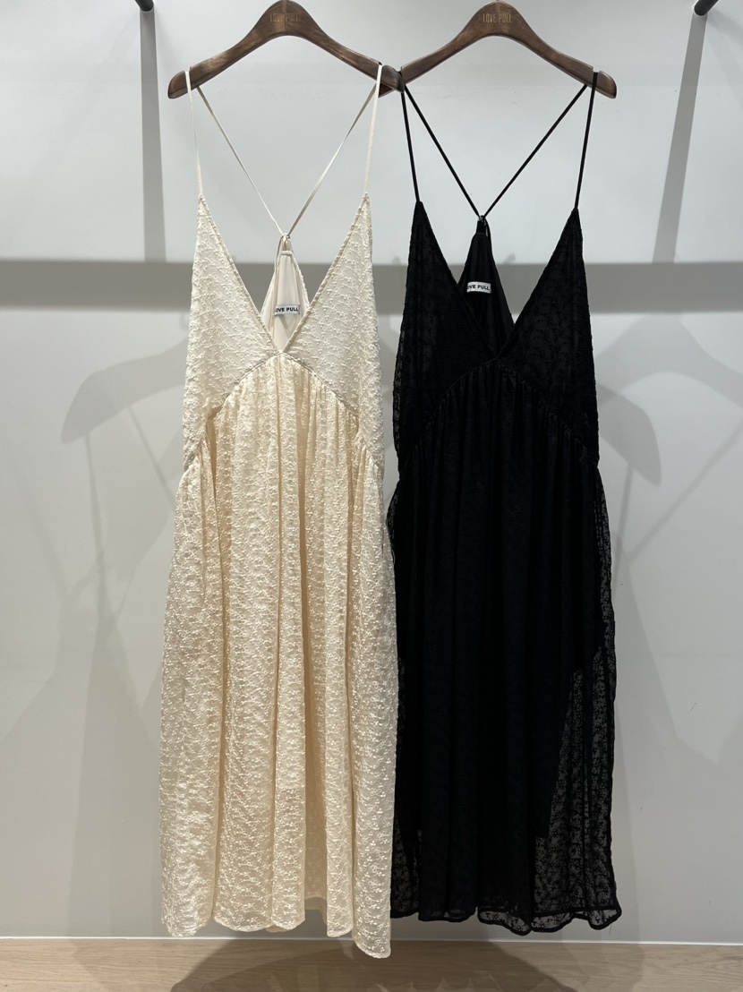 LOVE PULL韓國直郵㊣女士新品人氣25秋冬連衣裙不含內搭刺繡LOVE PULL連衣裙