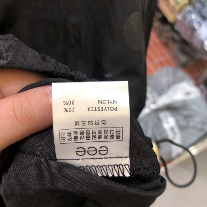 E/E/E韓國代購㊣女裝新品推薦時尚熱賣職業真品夾克連帽衫E/E/E夾克