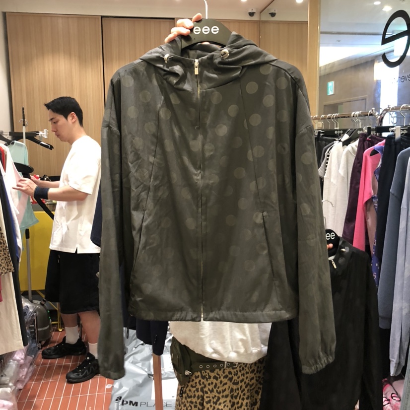 E/E/E韓國代購㊣女裝新品推薦時尚熱賣職業真品夾克連帽衫E/E/E夾克圖色1