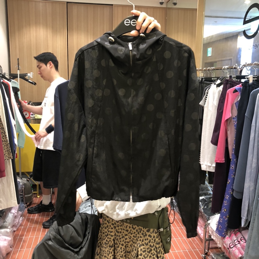 E/E/E韓國代購㊣女裝新品推薦時尚熱賣職業真品夾克連帽衫E/E/E夾克圖色2