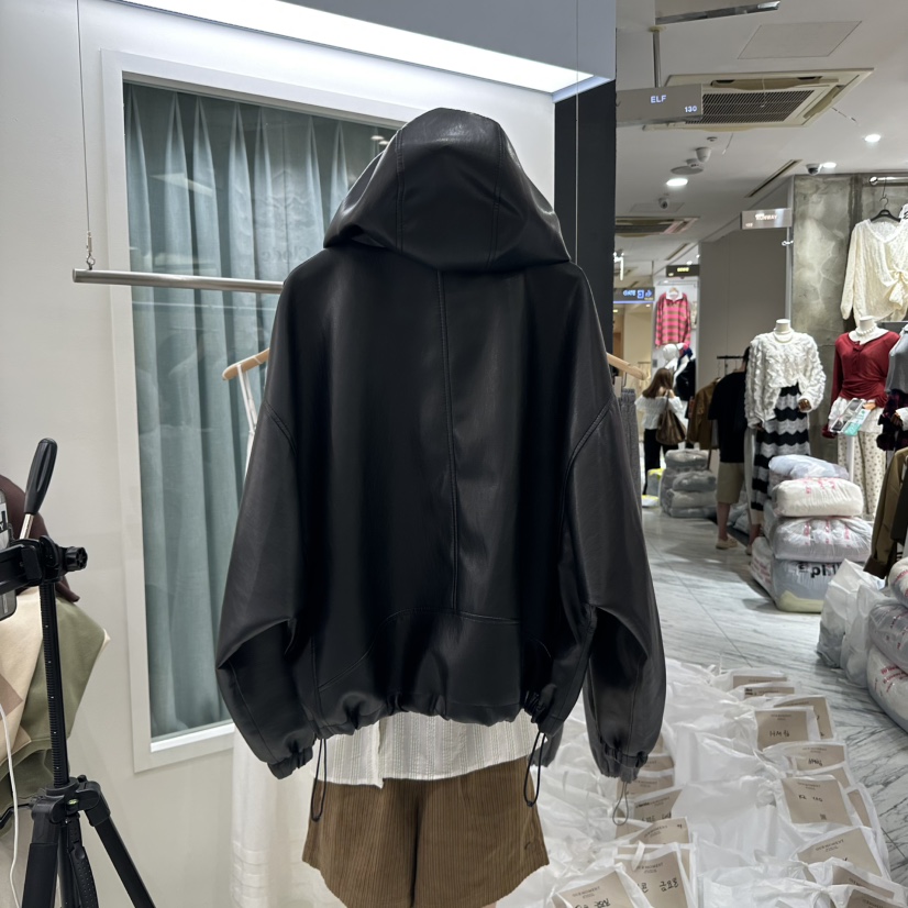 OURMOMENT東大門㊣實拍女裝新品職業人氣推薦真品休閑皮衣皮革OURMOMENT皮衣