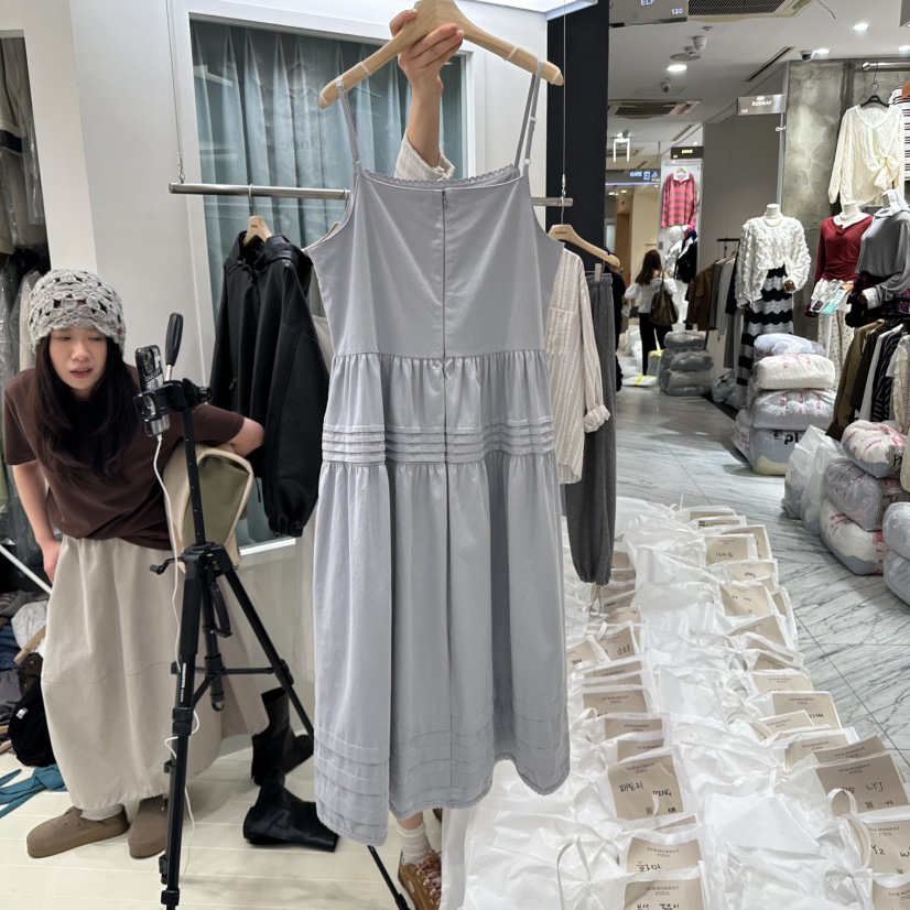 OURMOMENT東大門㊣實拍女士新款真品推薦時尚25秋冬人氣連衣裙OURMOMENT連衣裙