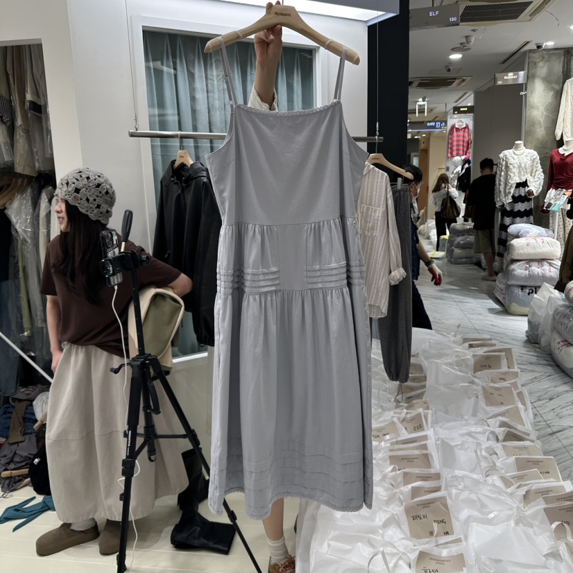 OURMOMENT東大門㊣實拍女士新款真品推薦時尚25秋冬人氣連衣裙OURMOMENT連衣裙圖色2