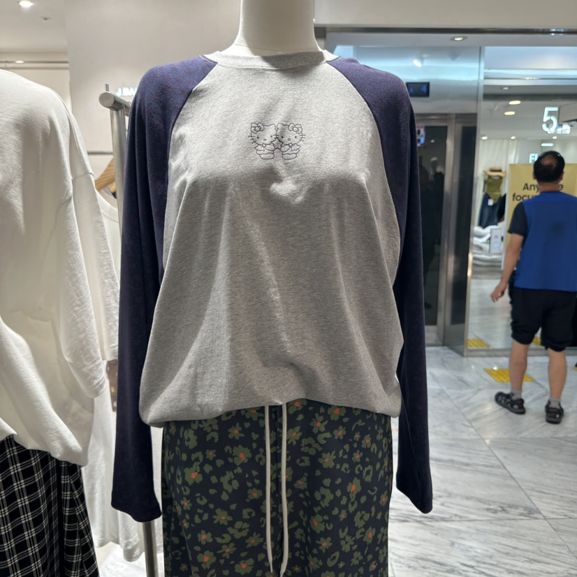 J.BALLOON東大門㊣實拍女士新款時尚人氣推薦真品25秋冬長袖T恤J.BALLOON長袖T恤圖色1