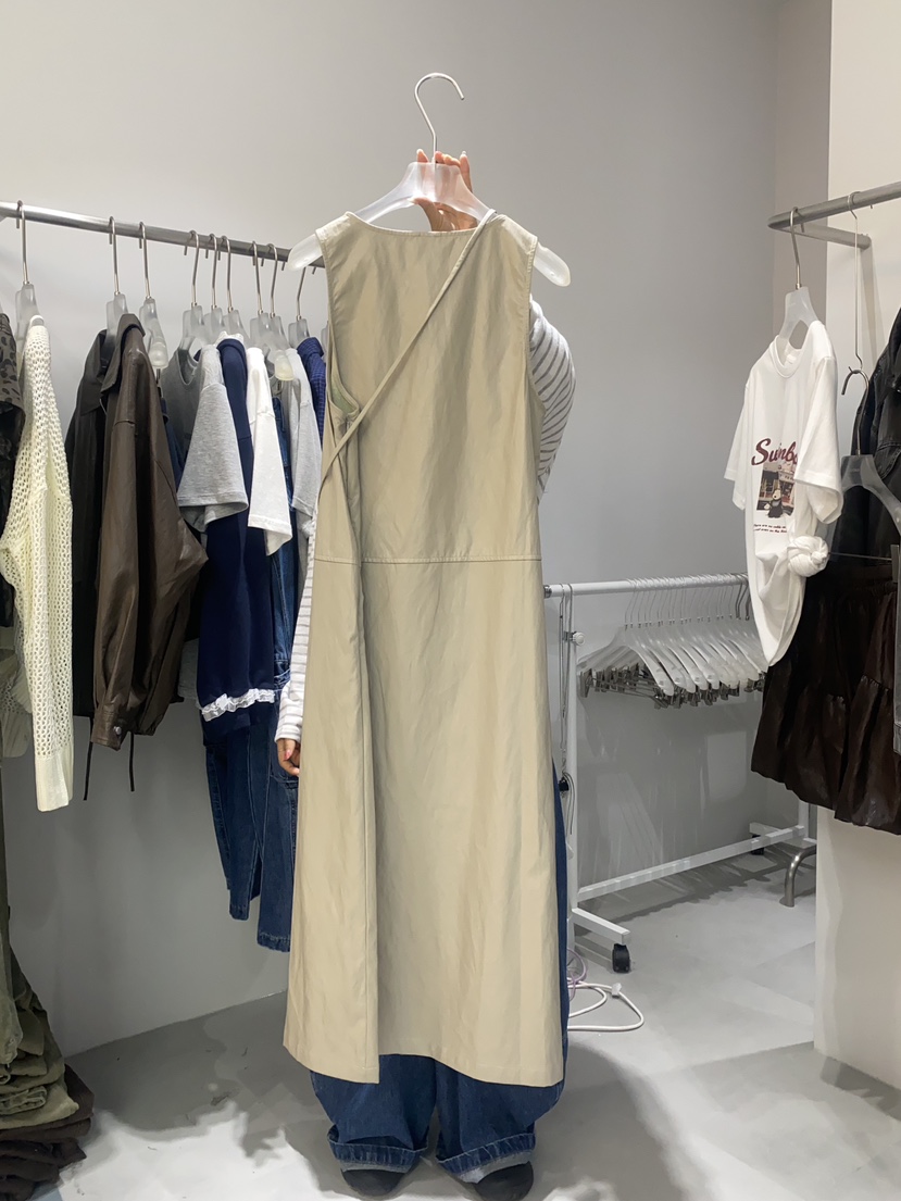 LOOKK東大門㊣代購女裝新款25秋冬真品連衣裙不含內搭皮革含包LOOKK連衣裙