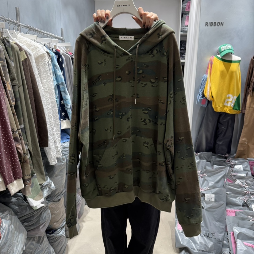 RIBBON韓國直郵㊣女裝新品人氣25秋冬推薦真品衛衣迷彩兜帽RIBBON衛衣圖色2