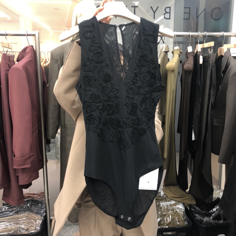 ONEBYTWO東大門㊣直郵女裝新款休閑25秋冬人氣吊帶背心刺繡ONE BY TWO吊帶/背心圖色3