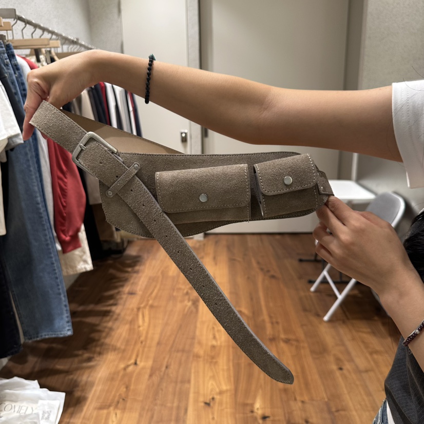 COMELY東大門㊣直郵女裝新款職業25秋冬時尚真品熱賣腰包口袋COMELY腰包圖色1