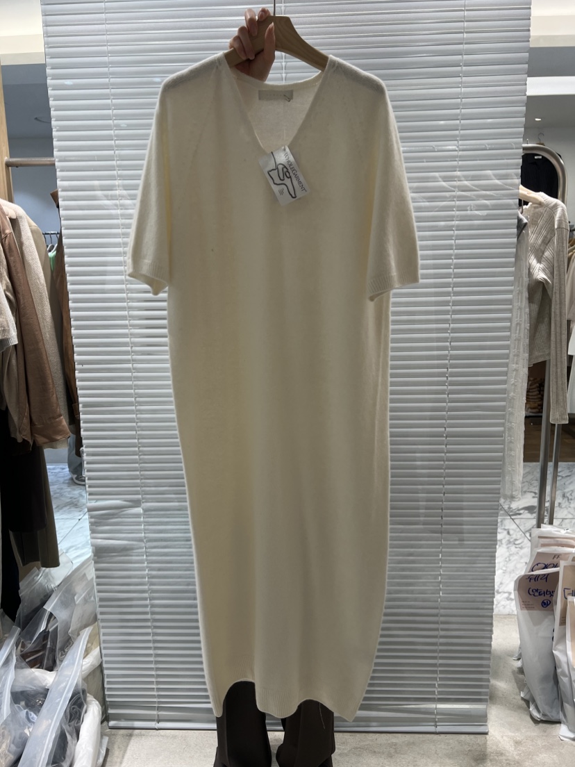 FF東大門㊣代購女裝新品熱賣職業25秋冬人氣真品推薦連衣裙V領FF/SUNDAY連衣裙圖色1